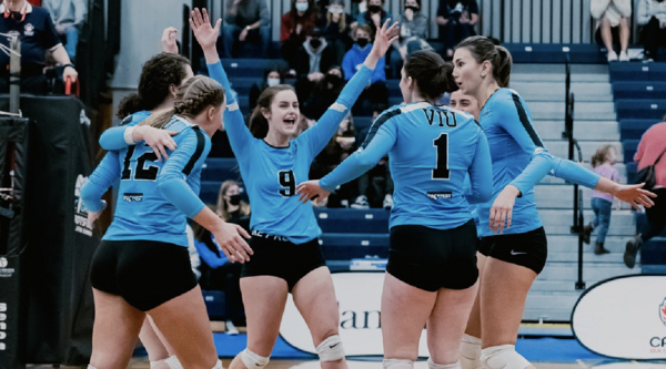VIU Mariners women's volleyball team celebrating