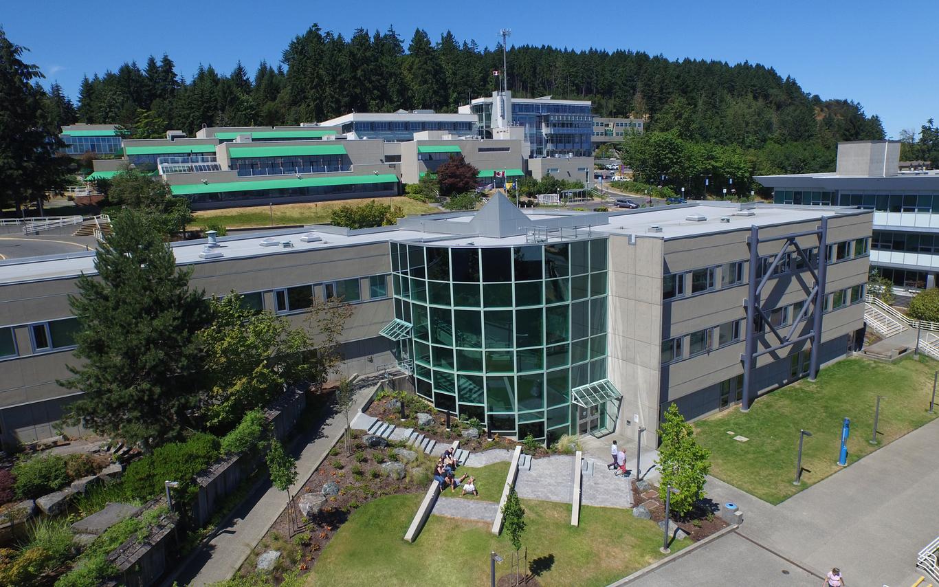 aerial view of Building 200 at VIU's Nanaimo campus